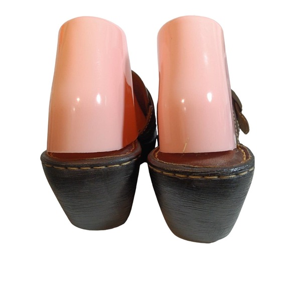 Born B.O.C. Brown Wedge slip on shoes closed toe buckle Women size 9M - Picture 5 of 9